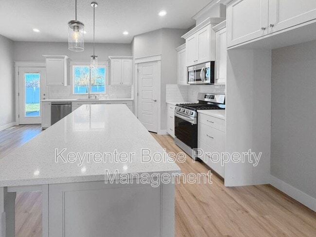 Building Photo - 74 S Ravine Way