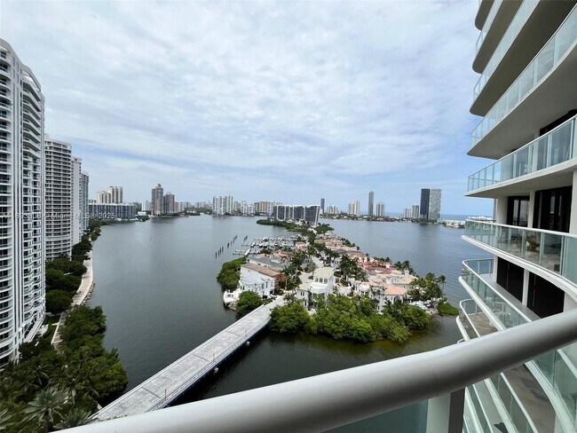 Building Photo - 4000 Island Blvd