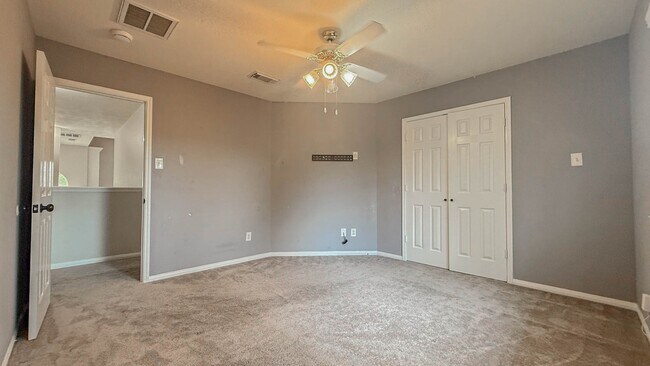 Building Photo - 25915 Drybrook Rd