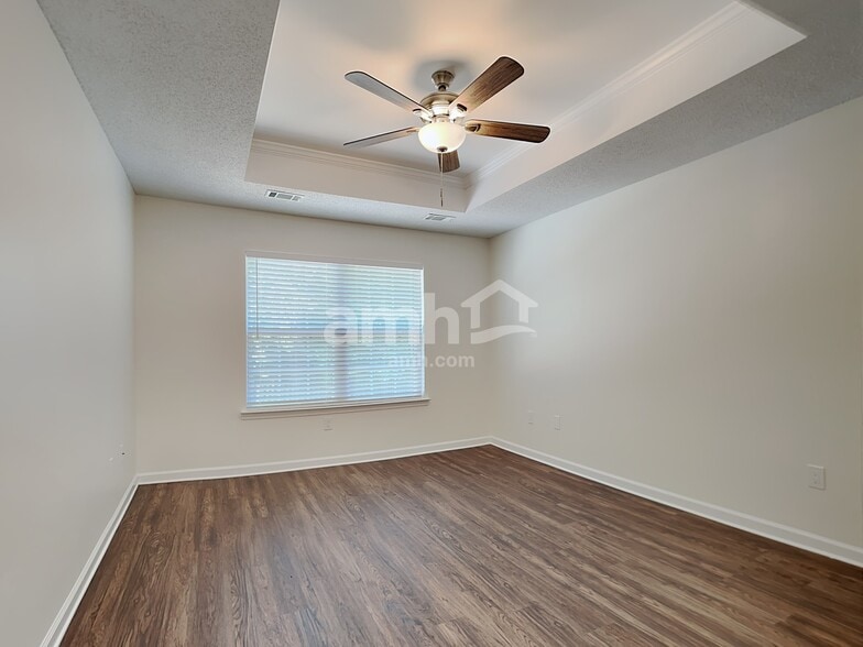 Building Photo - 159 Arbor Village Dr