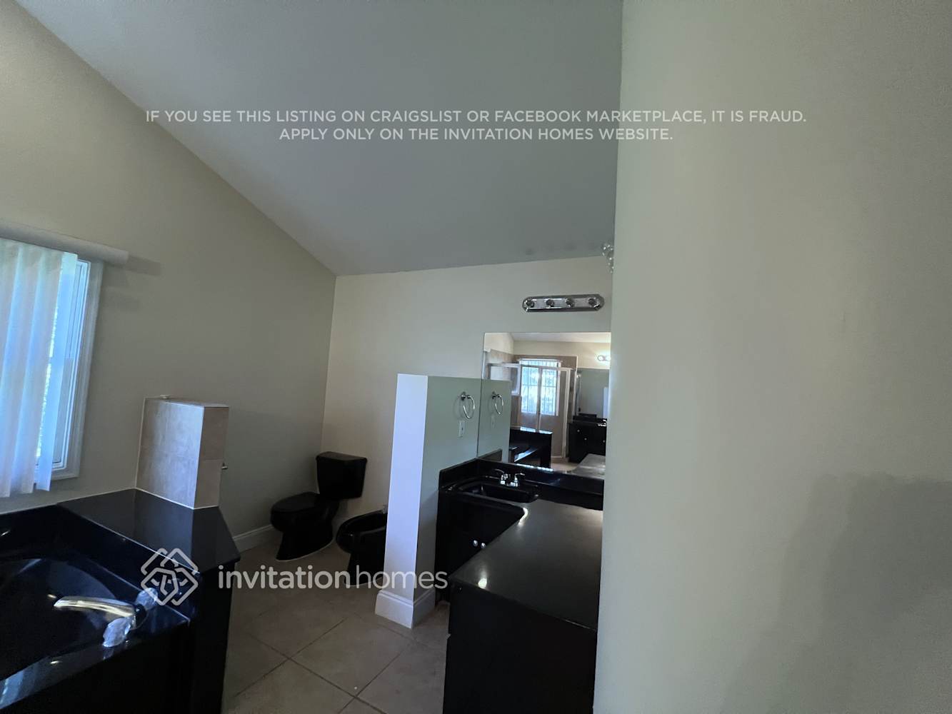 Building Photo - 5111 NW 81st Terrace