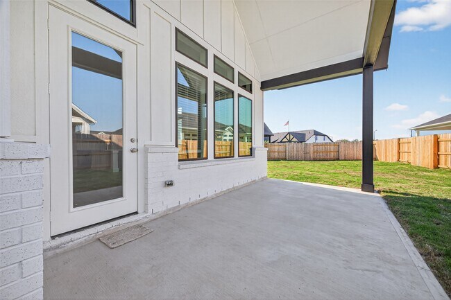 Building Photo - 24110 Blooming Daisy Cir