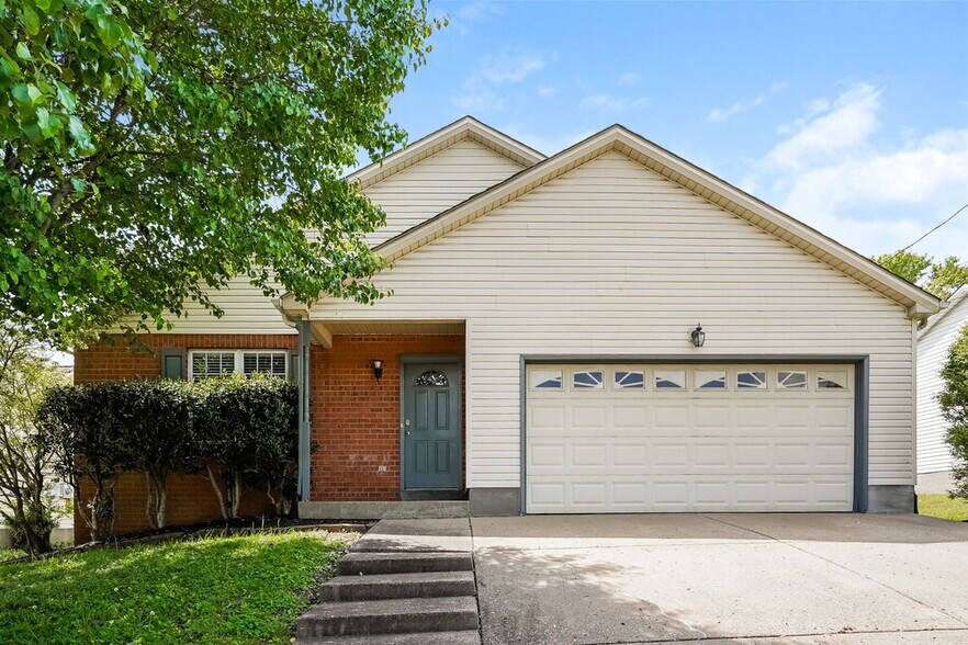 Primary Photo - 106 Bradford Cir