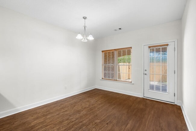 Building Photo - 108 Ledbury Cove