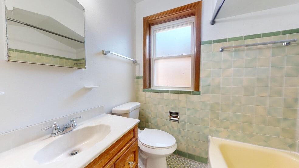 Building Photo - 5816 Mardel Ave