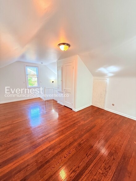 Building Photo - 10620 McKinney St