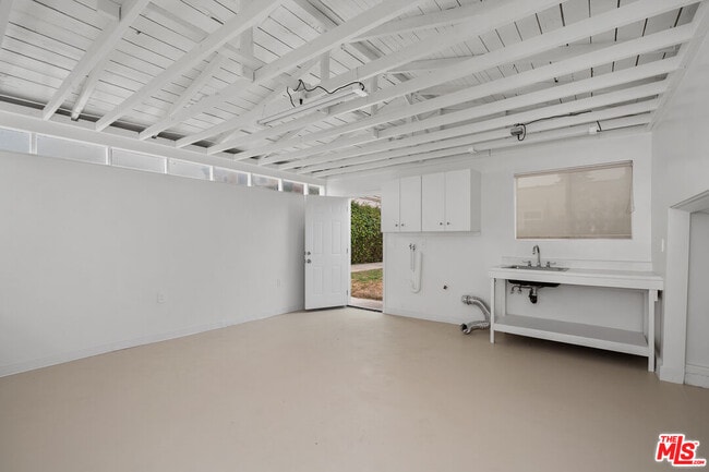 Building Photo - 827 23rd St