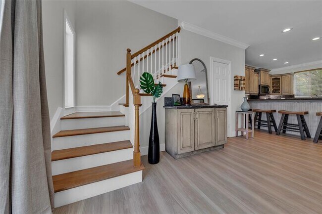 Building Photo - 4601 Bougainvilla Dr