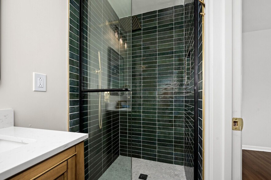 Building Photo - 4812 E Longdale Dr