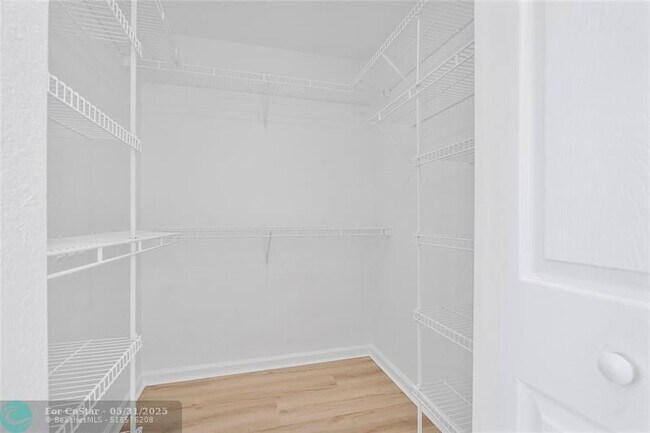Building Photo - 11517 NW 49th Ct