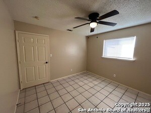 Building Photo - 5619 Lakebend W Dr