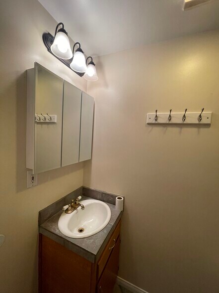 Bathroom in bedroom 1 - 3538 W 118th Pl