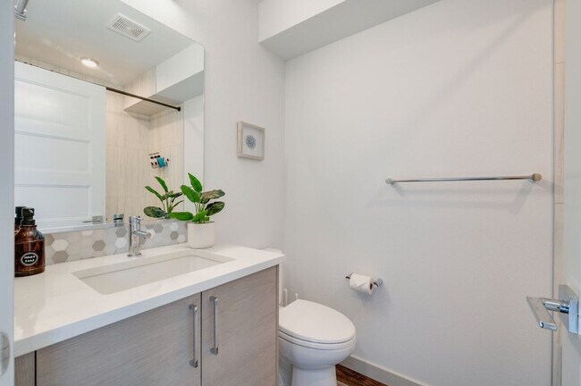 Building Photo - 4806 Dayton Ave N