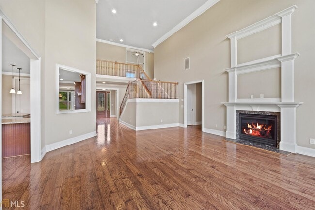 Building Photo - 2481 Lake Erma Dr