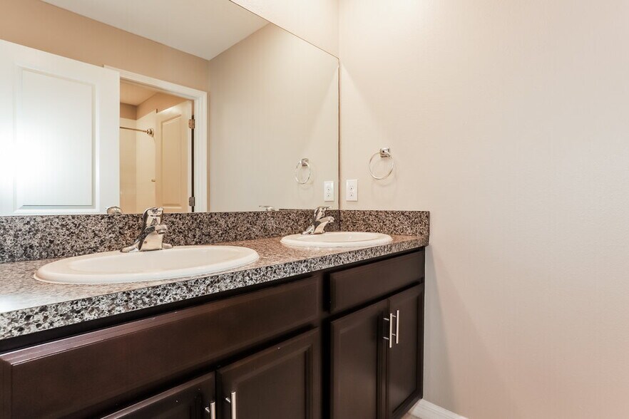 Building Photo - 10518 Strawberry Tetra Dr
