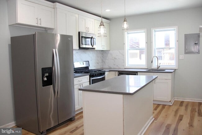 Building Photo - 5063 Whitaker Ave