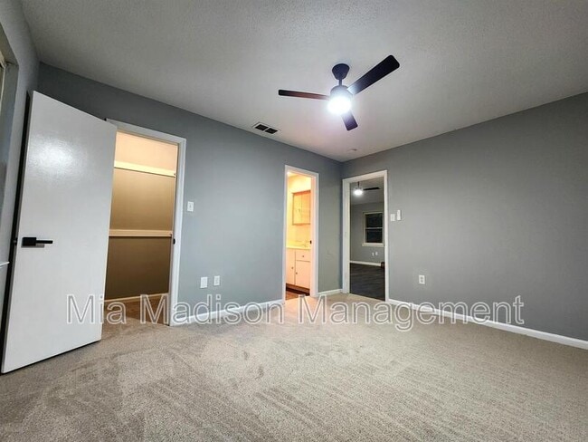 Building Photo - 1531 Marcy Cir