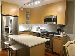 Building Photo - 9917 Shore Rd