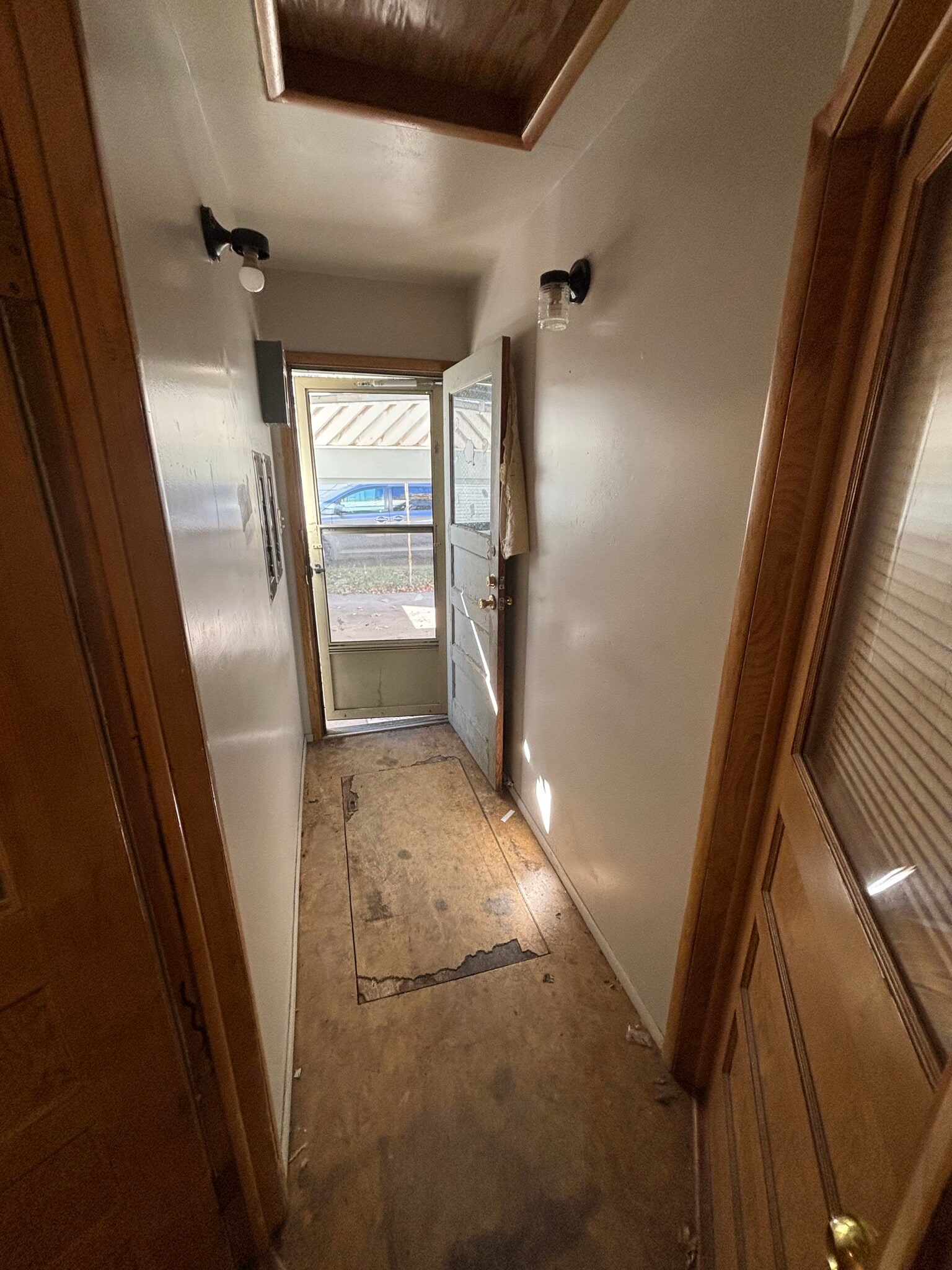 Building Photo - 923 SW 8th Ave