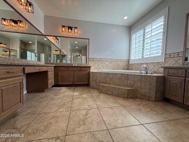Building Photo - 4287 S Kimberlee Dr