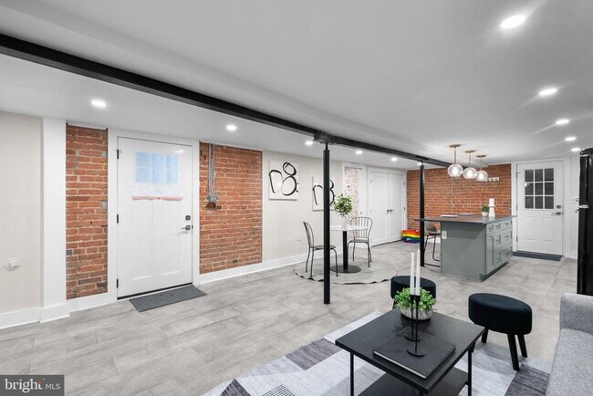 Building Photo - 1616 Kilbourne Pl NW