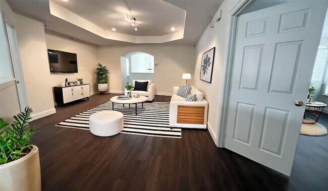 Building Photo - 812 Brookwater Dr