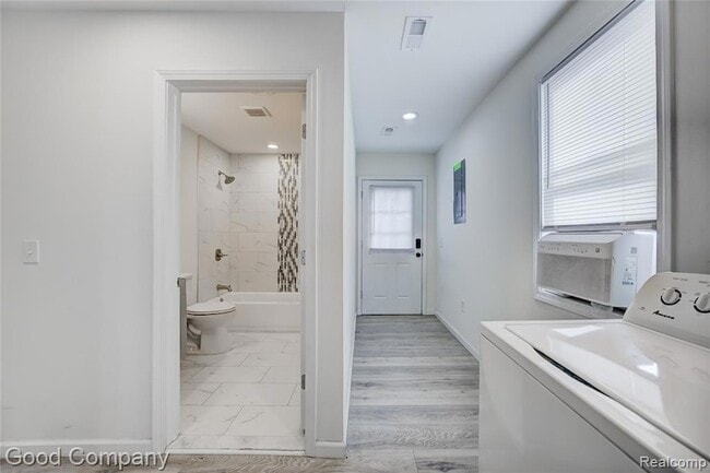 Building Photo - 23826 Kate Ave