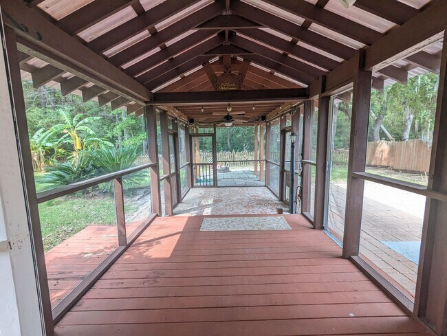 Building Photo - Ranch Style 3BD/ 2 Bath - Fully Fenced In!