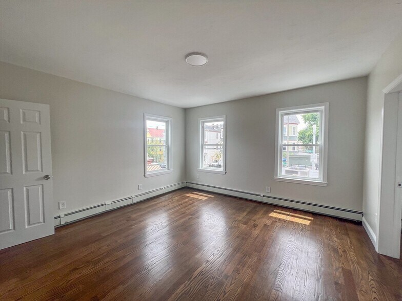 Building Photo - 2 Westerly St