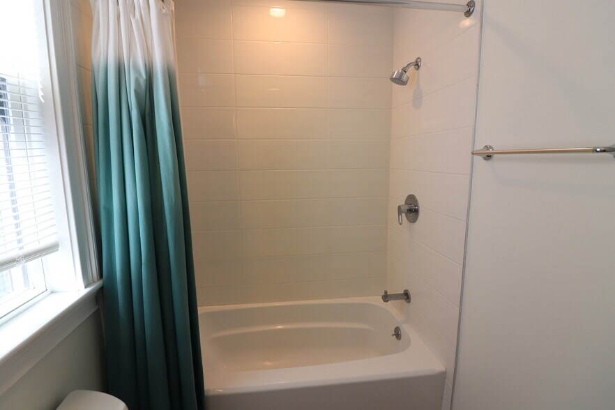 Building Photo - 140 Minden St