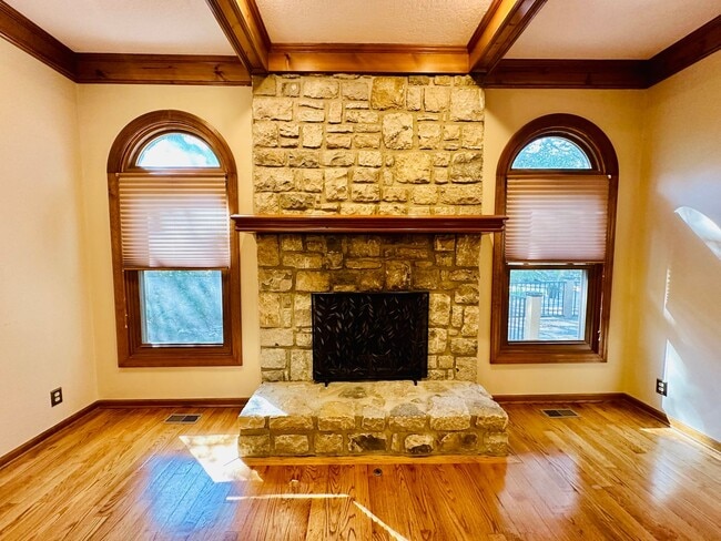 Building Photo - {13040} Spacious Cherry Creek Home + First...