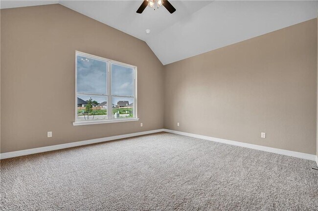 Building Photo - 4 Bedroom, 2 Bath in Dove Crossing Subdivi...
