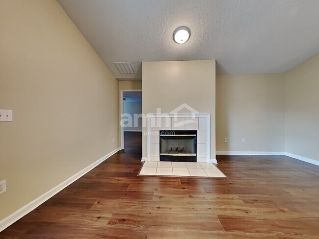 Building Photo - 9422 Daniels Mill Dr
