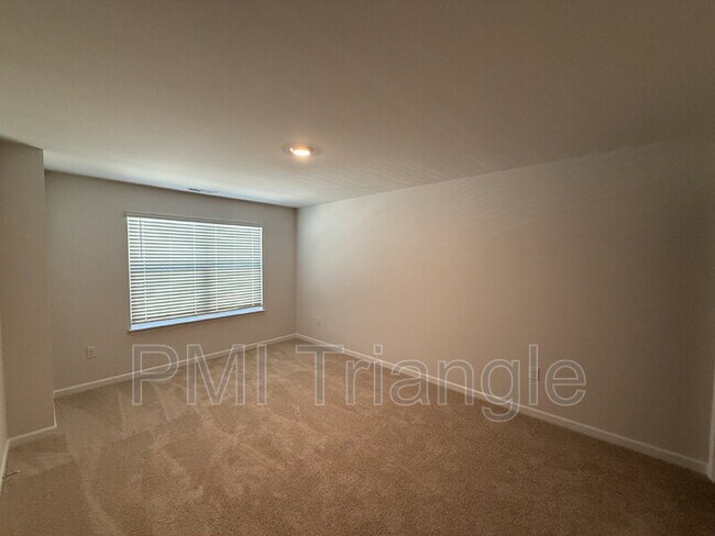 Building Photo - 434 Belgian Red Wy