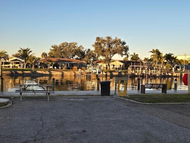 Building Photo - 4908 38th Way S