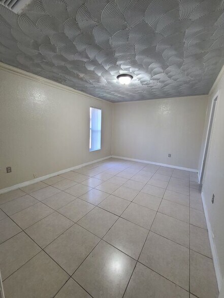 Building Photo - 1712 SW 40th Terrace