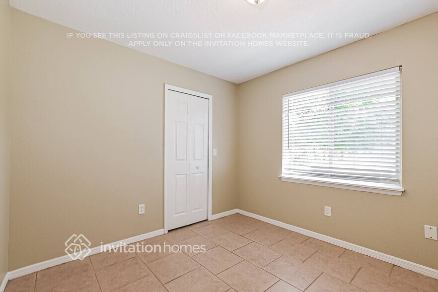 Building Photo - 3196 Sky St