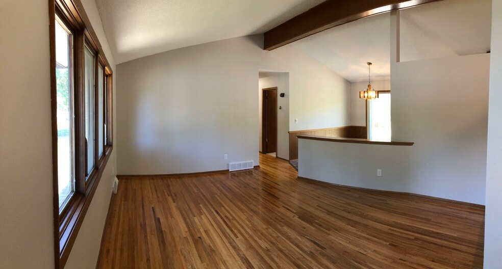 Living / Dining Room - 865 Charlotte Dr