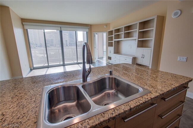 Building Photo - 222 E Karen Ave