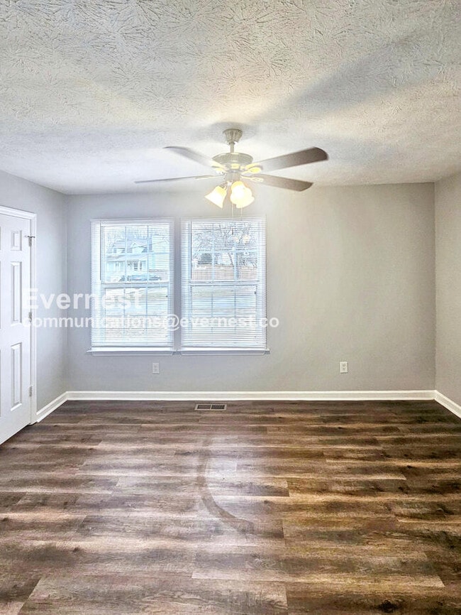 Building Photo - 208 Centennial Dr