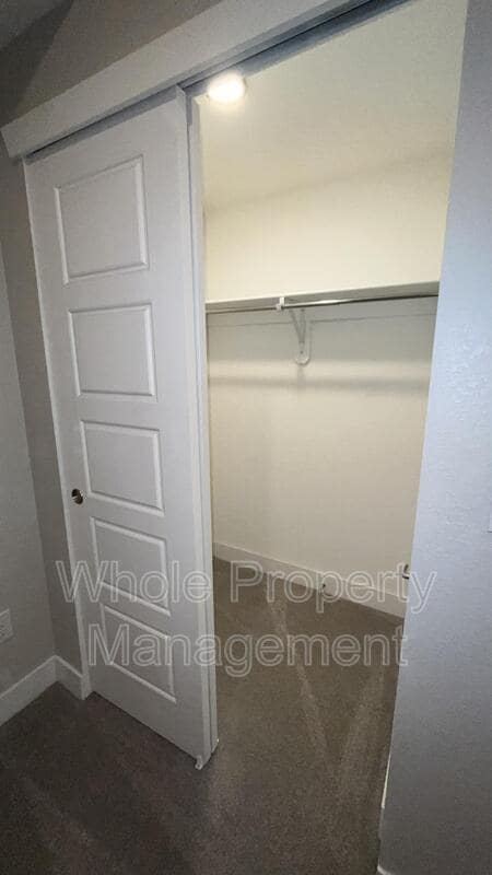 Building Photo - 2870 W Parkside Pl