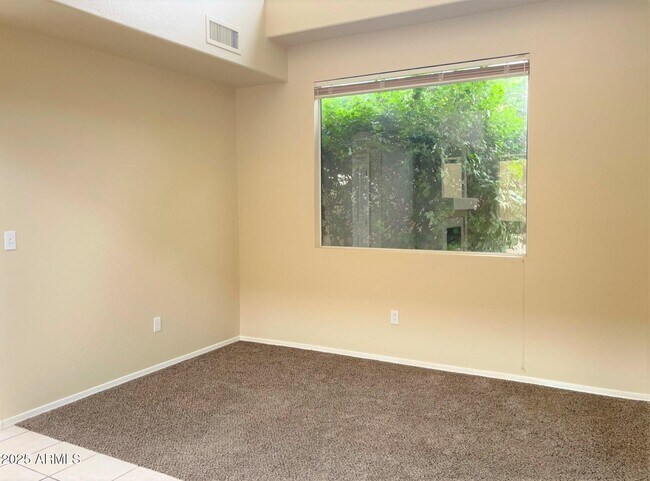 Building Photo - 1529 E South Fork Dr