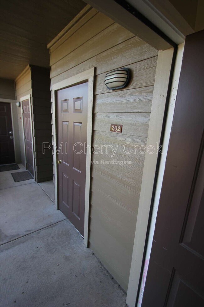 Building Photo - 12931 Ironstone Way