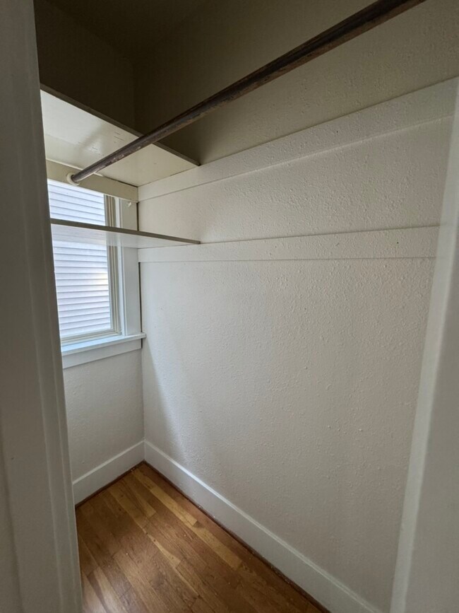Building Photo - Stephens Properties 1301