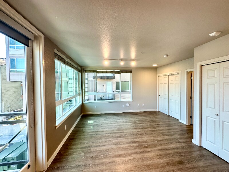 Building Photo - 2330 Yakima Ct