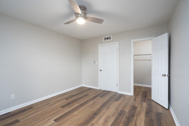 Building Photo - 745 Arbor St NE