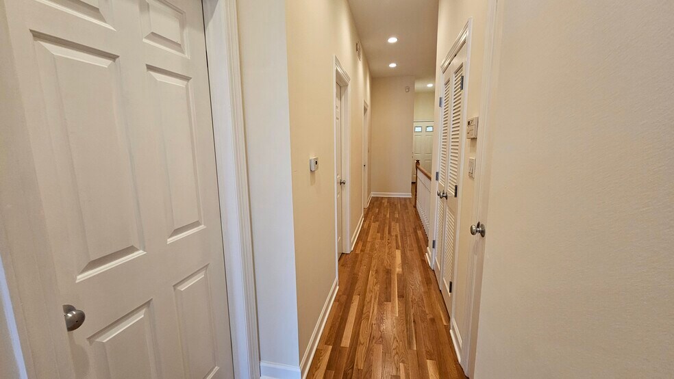 Building Photo - 509 N Hartland Ct