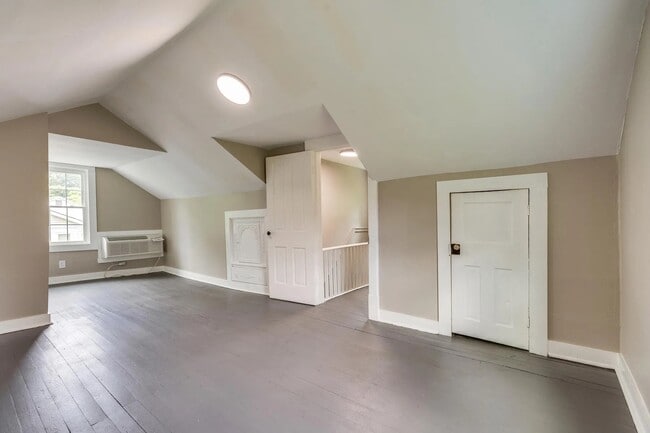 Building Photo - 237 Randolph St