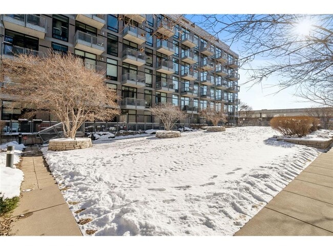 Building Photo - 720 N 4th St