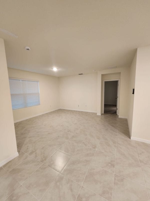 Building Photo - 1051 Griffon Ave
